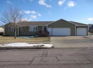 917 E Maywood St, Brandon, SD 57005