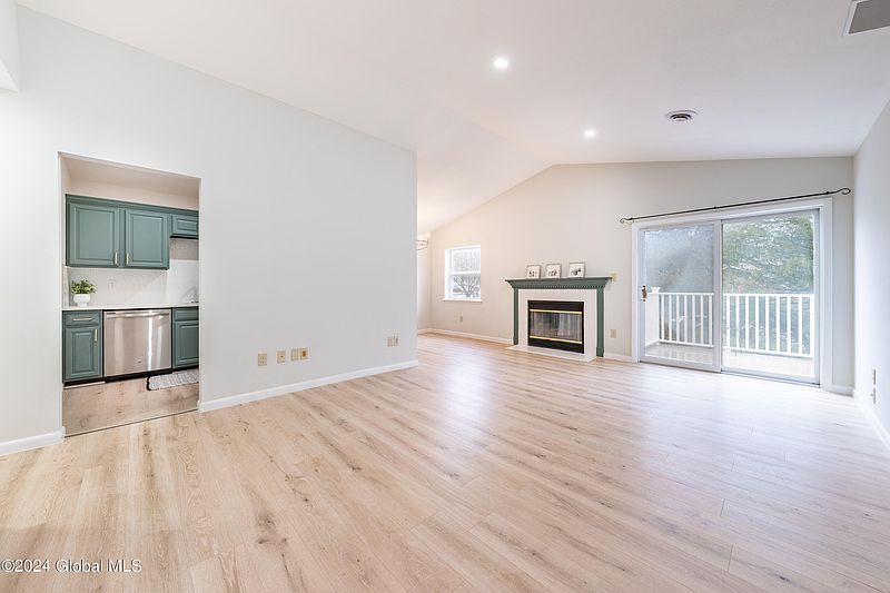 5th image of 1203 Cambridge Manor Drive
