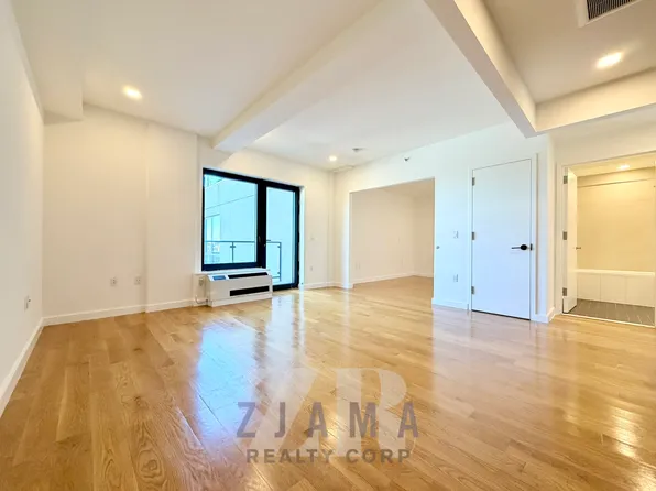 25 East 19th Street image 3 of 12