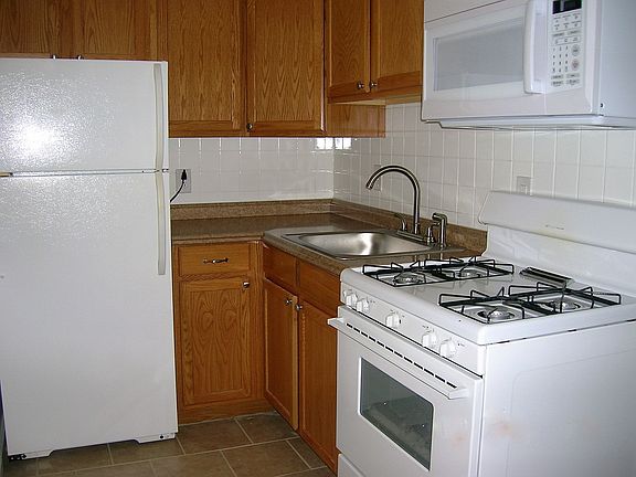 2nd image of 7707 Lindbergh Dr APT C