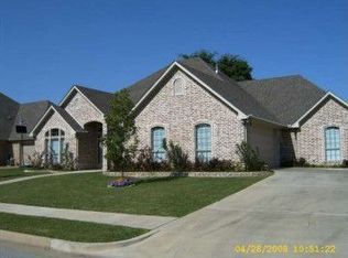1828 Raveneaux Ln, Tyler, TX 75703