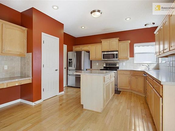 5th image of 3625 N 112th St