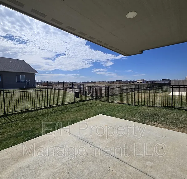 12195 N Fennec — Photo 29