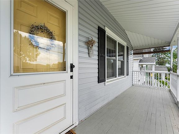 5th image of 211 Norwood Ave