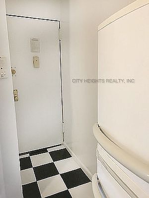 3rd image of 207 E 5th St APT 14