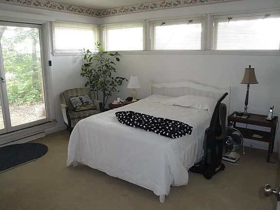 4th image of 2205 Country Club Dr