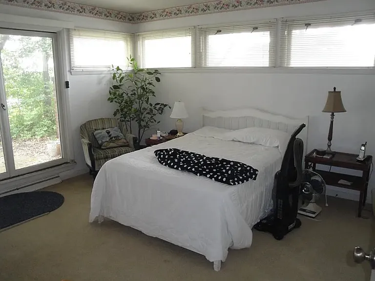2205 Country Club Dr — Photo 4