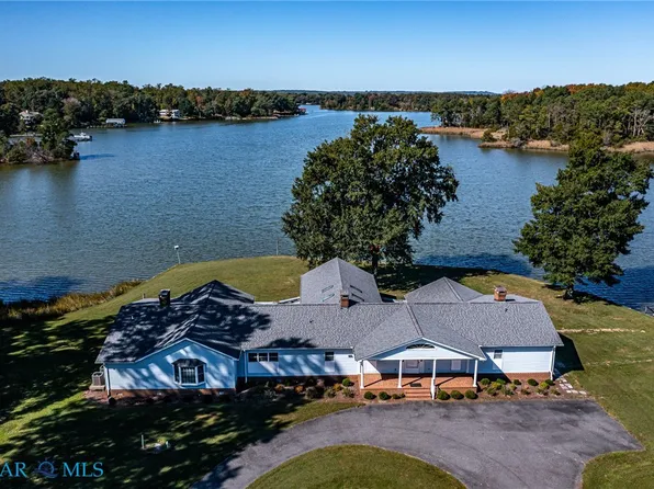585 Whitehall Rd, Montross, VA 22520