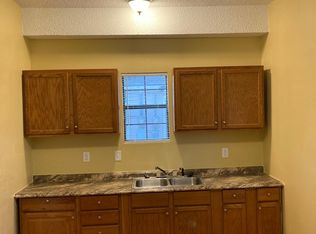 114 N Fowlkes St #102, Sealy, TX 77474