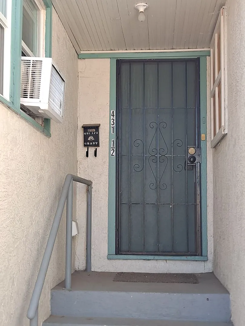 949-5 NT Pendragon 431 - 431 1/2 W. Grant Avenue — Photo 1