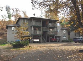 300 Indian Trail Ct, Shady Cove, OR