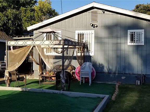 3rd image of 1768 N Mountain View Ave