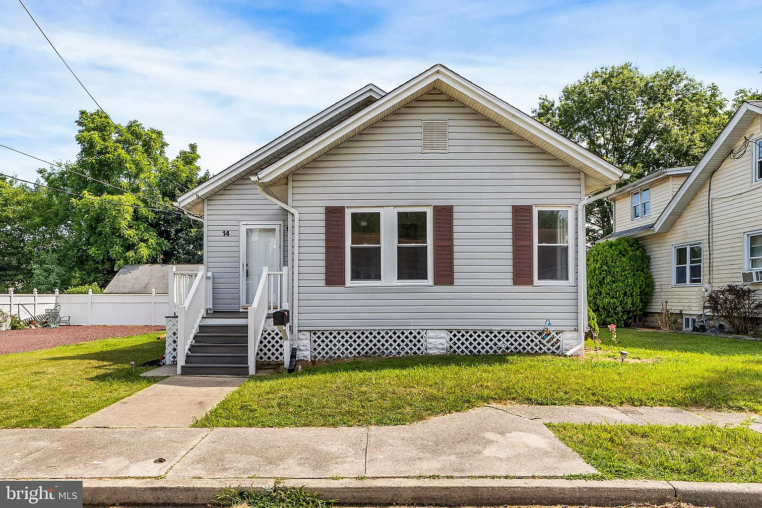 14 Maple Ave photo 1