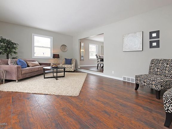 2nd image of 8415 Brookwood Dr