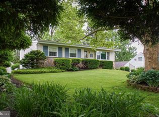 108 Hampshire Dr, Chalfont, PA 18914