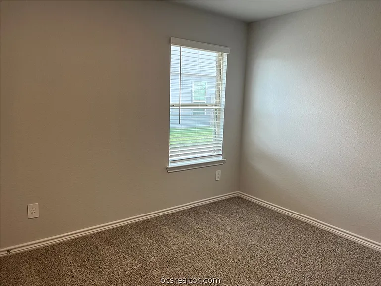 1135 Canton Dr — Photo 9
