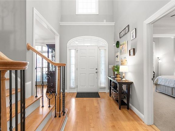 5th image of 115 Bell Tower Ct