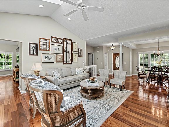 5th image of 209 Berwick Ct