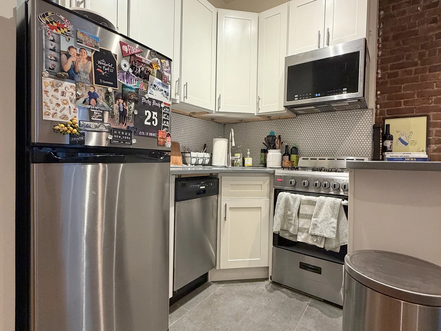 211 East 11th Street — Photo 3