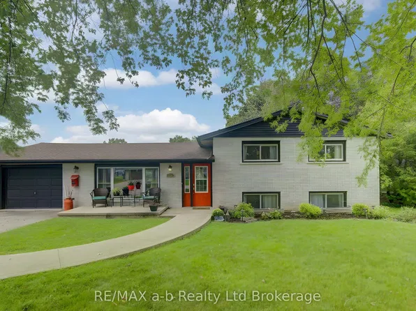 15 William St, Tillsonburg, ON N4G 1L6
