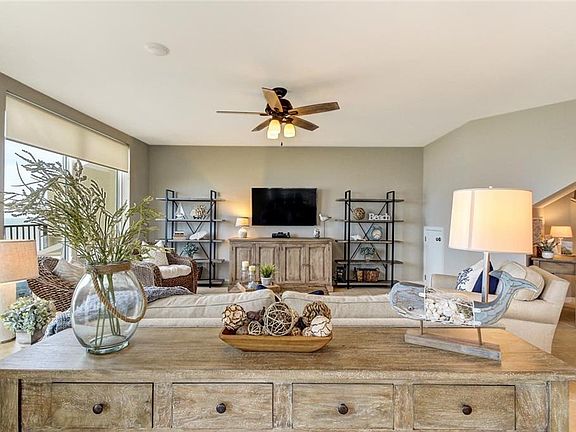 2nd image of 1668 Sea Dunes Pl Unit 1668