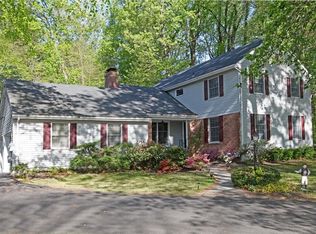 101 Tallwood Ln, Lincroft, NJ 07738