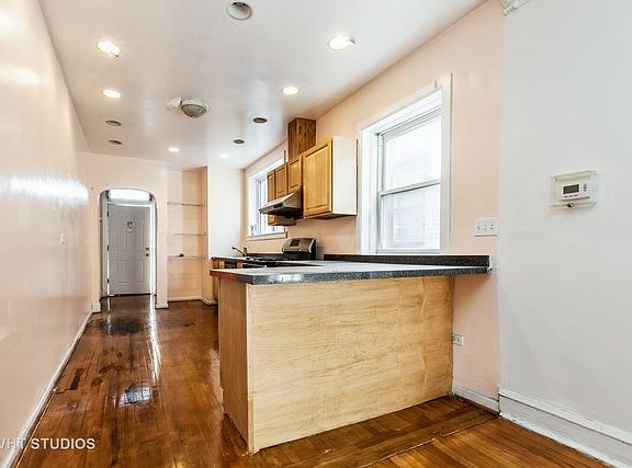 3rd image of 7836 S Essex Ave