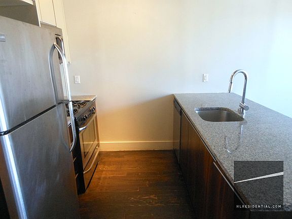 5th image of 41 Kosciuszko St APT 413