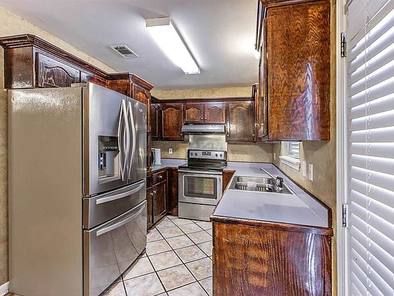 4th image of 222 Evelyn Ave