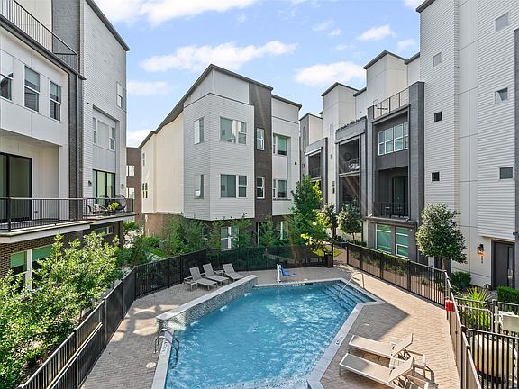 3rd image of 381 E Greenbriar Ln #501