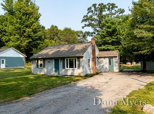36 Avenue A, Fruitport, MI 49415