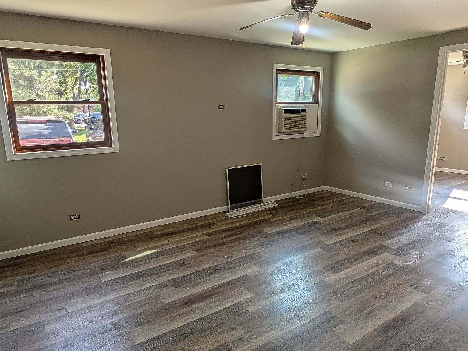 2 bed, 600 sqft, $1,350 — Photo 2