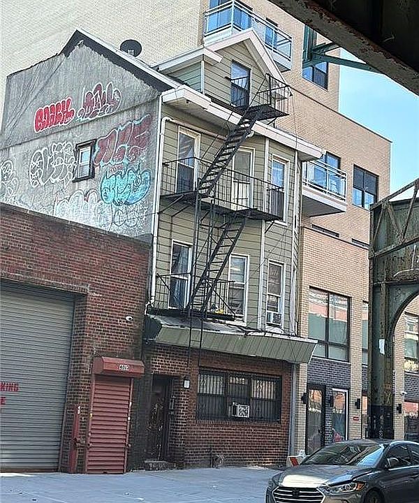 1st image of 4019 10th Ave