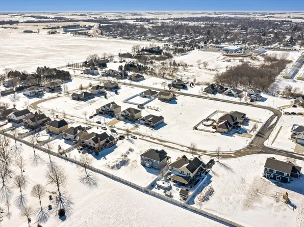 114 Hickory St, Peotone, IL 60468