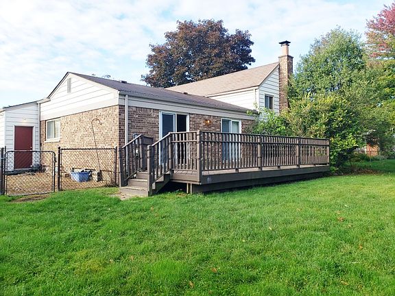 2nd image of 1379 Peachtree Dr