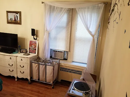 Rented by Chartwell Forest Hills Realty | media 4