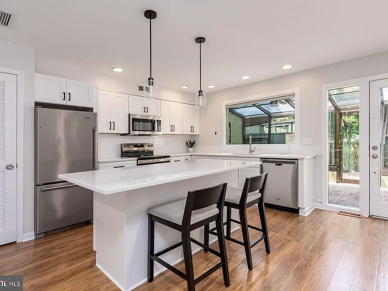 7 Belaire Way — Photo 10