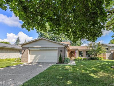 3307 Du Pon Dr, Sterling Heights, MI, 48310