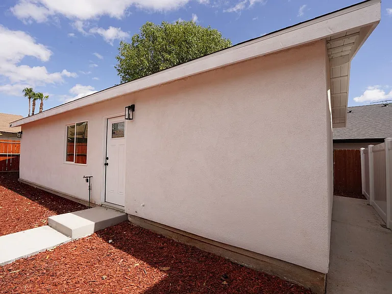 14696 Joshua Tree Ave — Photo 2