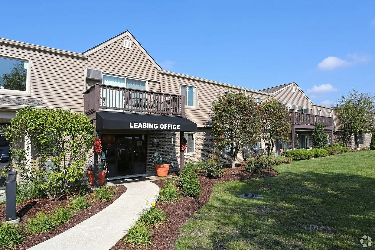Willowbrook Apartment Homes — Photo 2