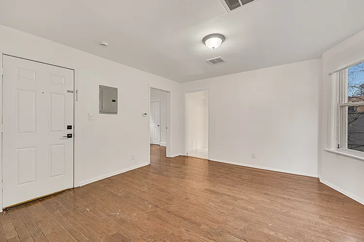 Building Photo - 110 N 17th St #201