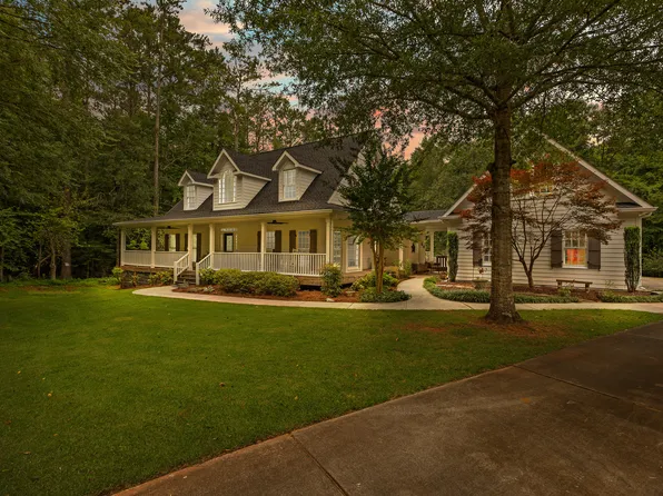 195 Hideaway Dr, Fayetteville, GA 30215