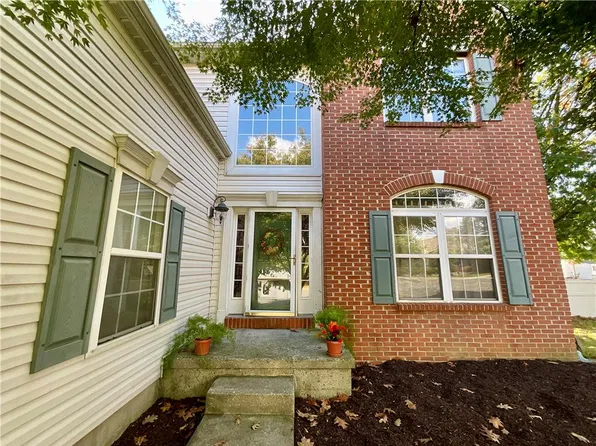 6716 Iroquois Trl, Allentown, PA 18104
