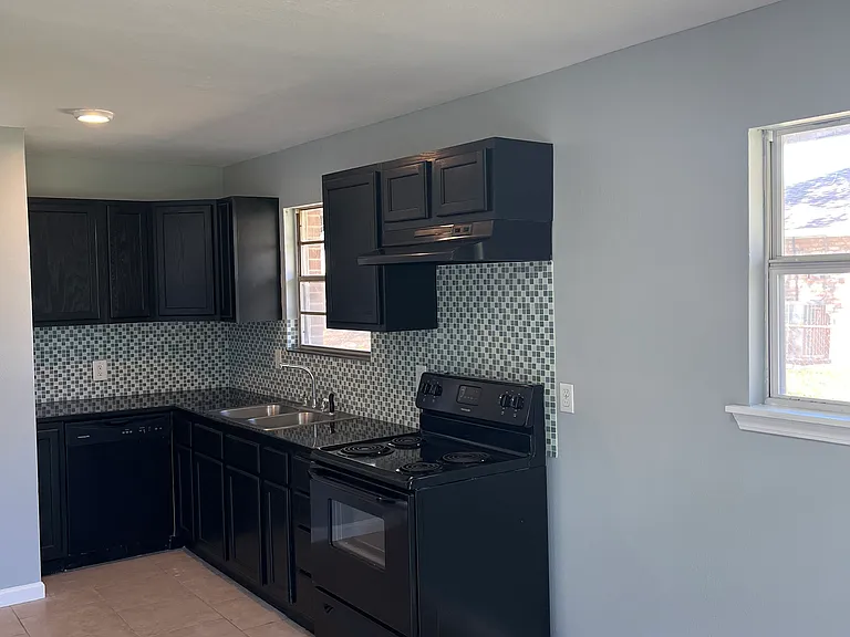 3625 Partridge Ln — Photo 2