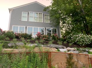 5 Robinson Rd, Falmouth, ME 04105