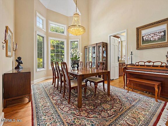 4th image of 8037 PEBBLE CREEK Lane