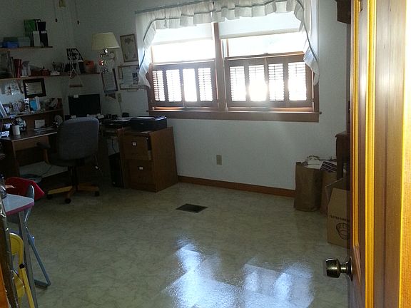 5th image of 750 E Country Club Dr