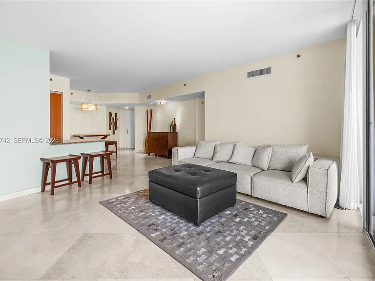 400 Alton Rd #907 — Photo 3