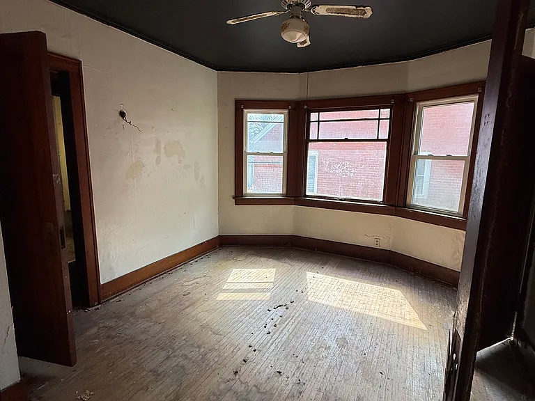 1334 N Edward St — Photo 18