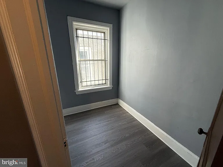 5052 Wayne Ave — Photo 6